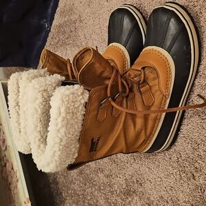 Sorel Like New Carnival Tan and Black Winter Boots